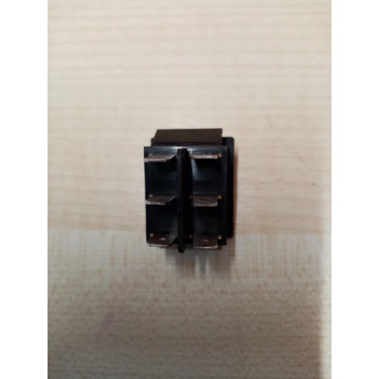 SWITCHES Rocker Switch Black 16a 240 av 6 Tag Auto SC780